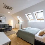Kip Old Town Modern Apartment With Free Parking & Ac