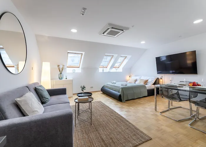 Kip Old Town Modern Apartment With Free Parking & Ac