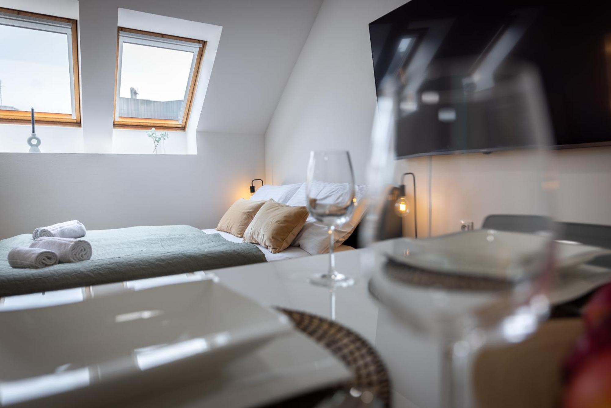 Kip Old Town Modern With Free Parking & Ac Praga
