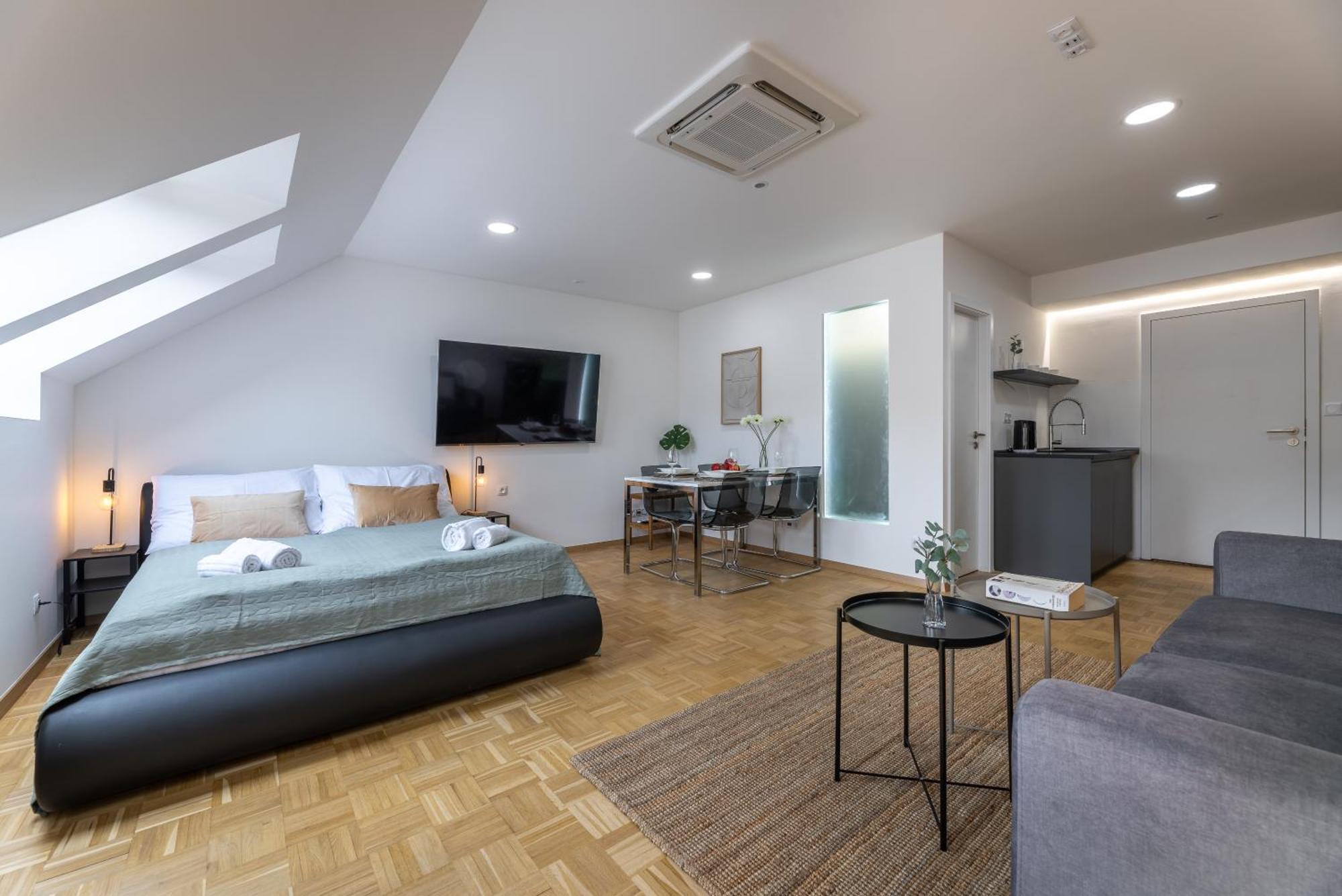 Kip Old Town Modern With Free Parking & Ac Praga